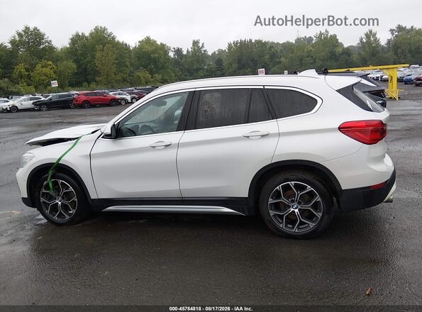 WBXJG9C00L5P84979 2020 BMW X1 White 360 interior view