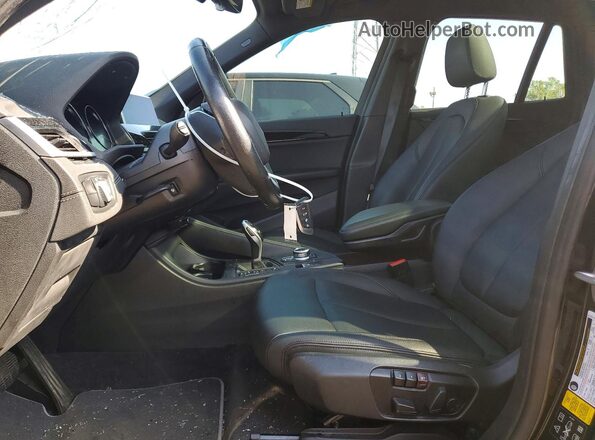 WBXJG9C01M5T31682 2021 BMW X1 Black Սալոնի դիմացի տեսք