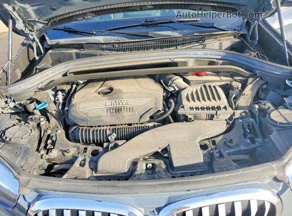 WBXJG9C02L5P23648 2020 BMW X1 Blue ძრავის განყოფილების ხედი