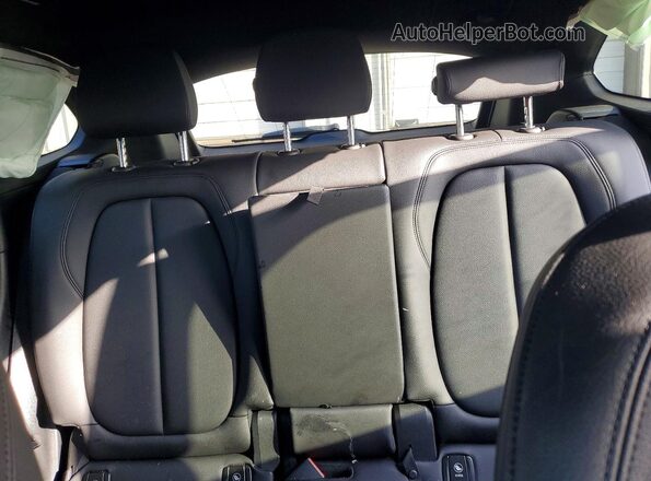 WBXJG9C02L5P23648 2020 BMW X1 Blue უკანა სავარძლების ხედი
