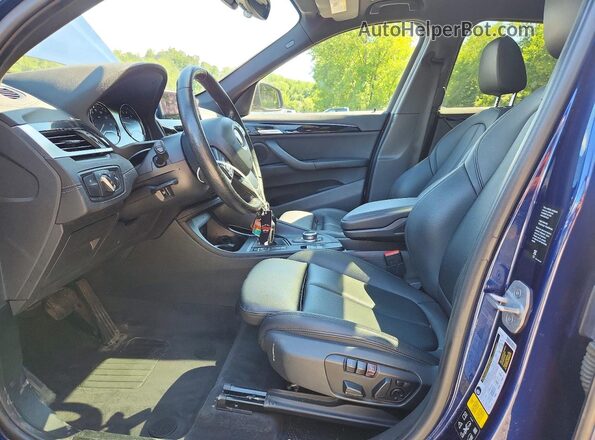 WBXJG9C05L5P84640 2020 BMW X1 Blue Սալոնի դիմացի տեսք