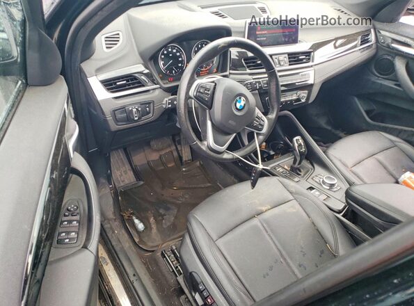 WBXJG9C07M5T73306 2021 BMW X1 Black Vista del salpicadero