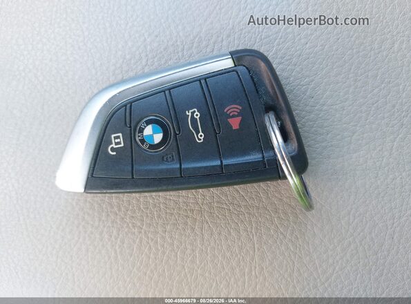 WBXJG9C08M5S20482 2021 BMW X1 Silver Առջևի վահանակի տեսք