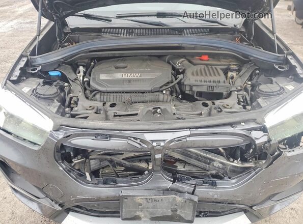 WBXJG9C09L5R45796 2020 BMW X1 Gray ძრავის განყოფილების ხედი