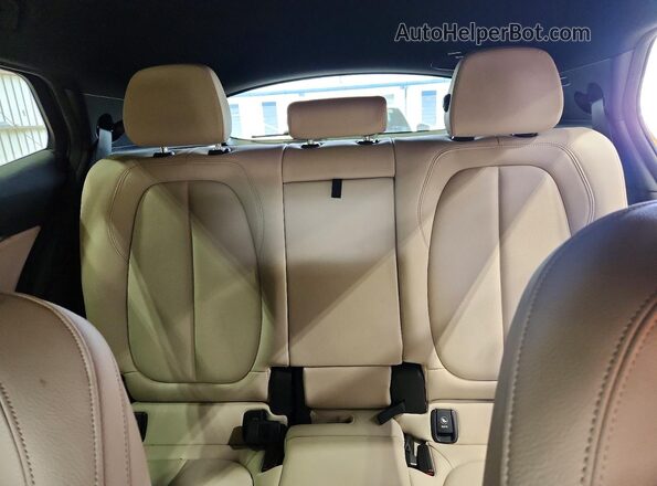 WBXYH9C00L5N87712 2020 BMW X2 Gold Widok tylnych siedzeń