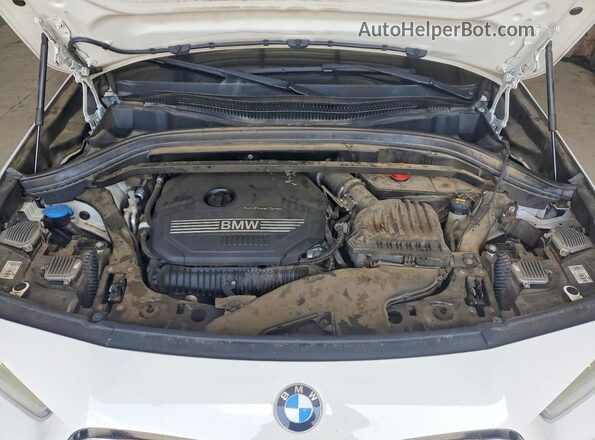WBXYH9C05L5P22070 2020 BMW X2 White Вид задньої частини салону