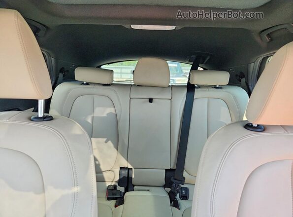 WBXYJ1C07N5T48165 2022 BMW X2 Черный Вид задних сидений