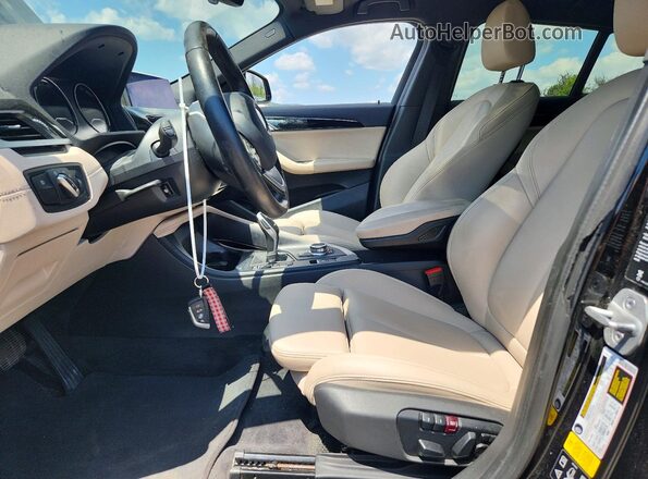 WBXYJ1C07N5T48165 2022 BMW X2 Черный Вид салона спереди