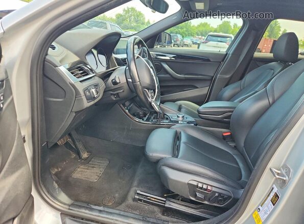 WBXYJ3C34JEB37749 2018 BMW X2 Серебряный Вид салона спереди
