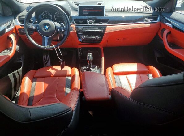 WBXYN1C00L5P20799 2020 BMW X2 White Vista del salpicadero