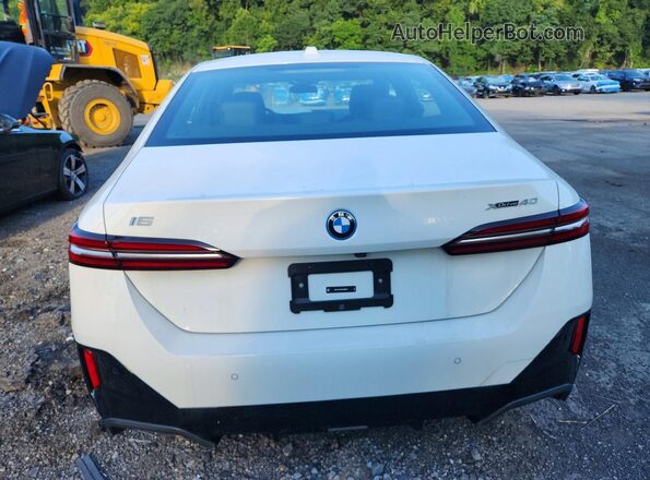 WBY13HG04SCS86841 2025 BMW OTHER White Widok wnętrza z tyłu