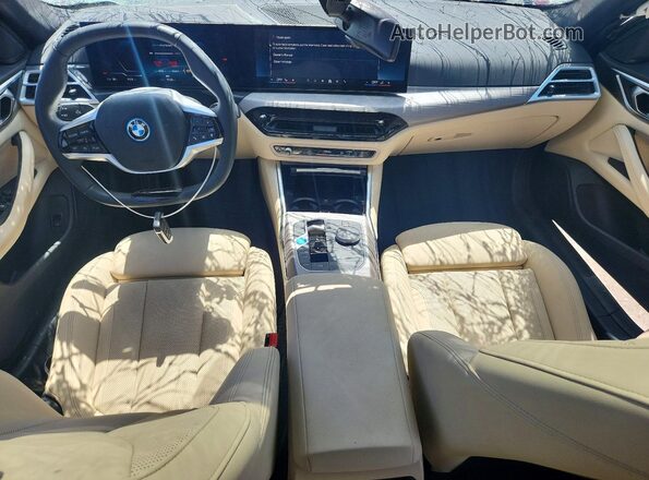 WBY23HD09SFU78084 2025 BMW I4 Red Առջևի վահանակի տեսք