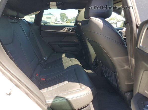 WBY33AW08PFR18067 2023 BMW I4 White Vista de los asientos traseros