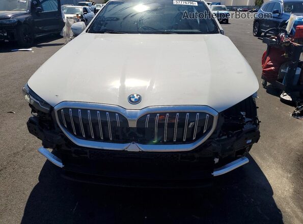 WBY33FK05RCT06254 2024 BMW OTHER White Սալոնի հետևի տեսք