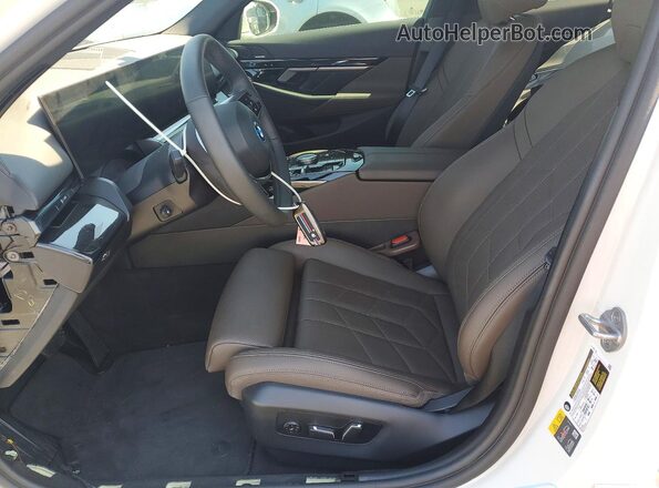 WBY33FK05RCT06254 2024 BMW OTHER White Սալոնի դիմացի տեսք