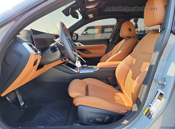 WBY33HD08SFV98608 2025 BMW I4 Gray Вид салону спереду