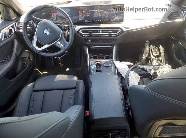 WBY43AW04RFS55409 2024 BMW I4 Gray Вид панелі приладів