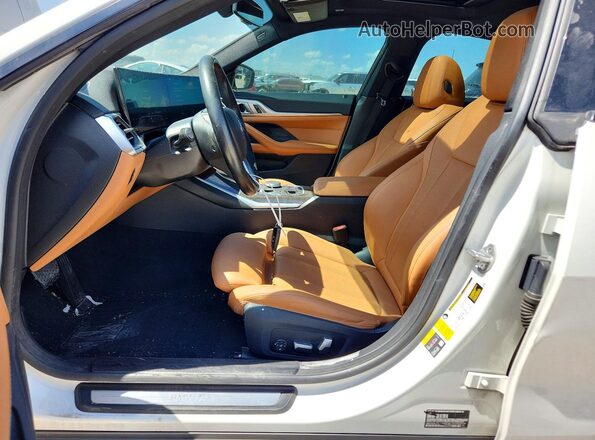 WBY43AW05PFP98796 2023 BMW I4 White Front interior view