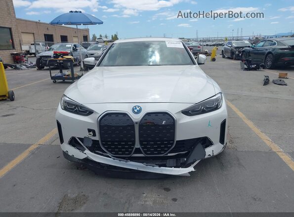 WBY43AW06RFS40717 2024 BMW I4 White Вид щитка приладів