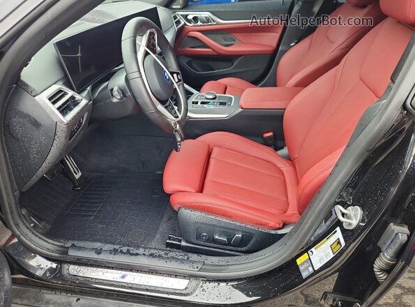 WBY43HD05SFV55977 2025 BMW I4 Черный Вид салона спереди