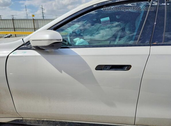 WBY53EJ07PCL81006 2023 BMW OTHER White Vista interior delantera