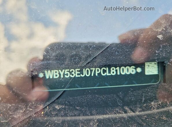 WBY53EJ07PCL81006 2023 BMW OTHER White Vista del compartimento del motor