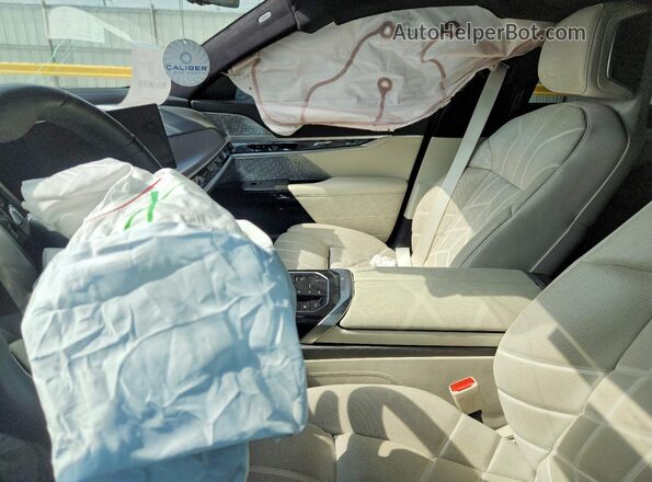 WBY53EJ07PCL81006 2023 BMW OTHER White Vista del salpicadero