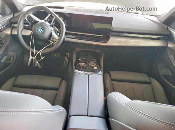 WBY63HG04TCU95570 2026 BMW OTHER Black Առջևի վահանակի տեսք