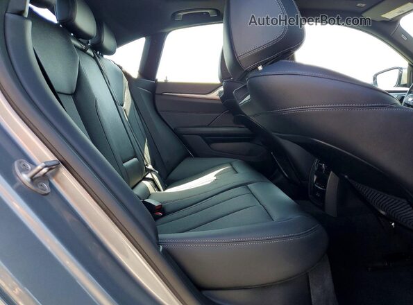 WBY73AW0XPFP19846 2023 BMW I4 Gray Vista de los asientos traseros