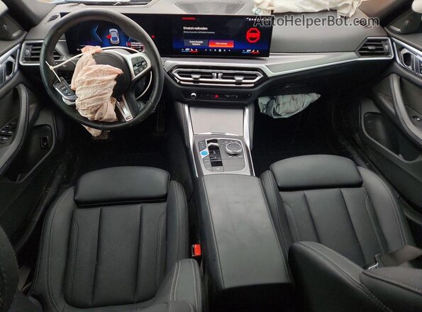 WBY83FB00RFR86097 2024 BMW I4 Gray Vista del salpicadero