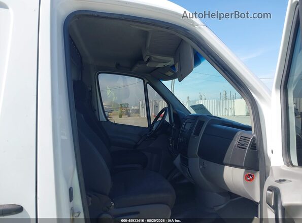 WD3PE7DD3GP301783 2016 MERCEDES-BENZ SPRINTER Белый Вид салона спереди