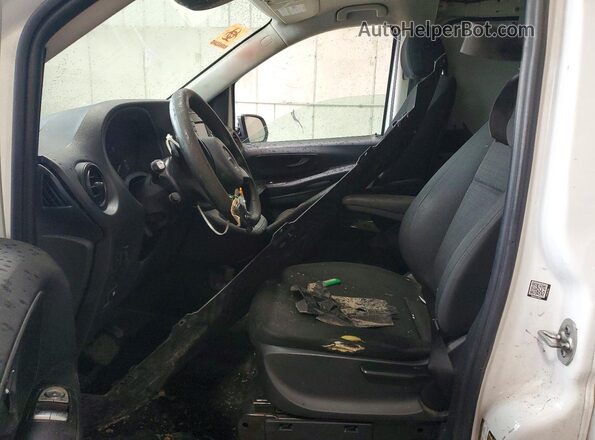 WD3PG2EA0H3266033 2017 MERCEDES-BENZ METRIS Белый Вид салона спереди