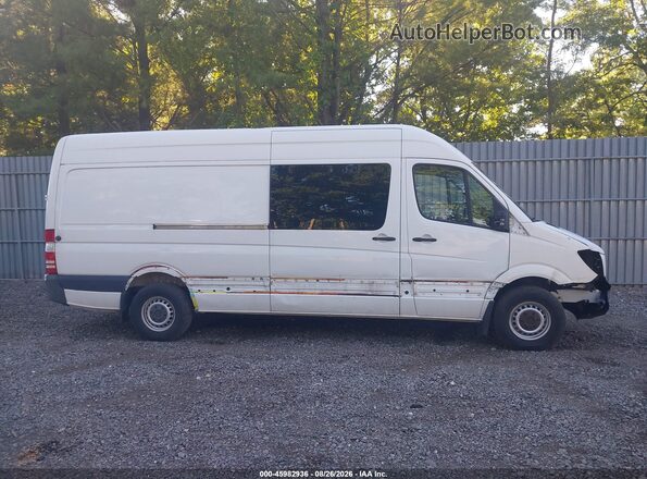 WD4PE8CD8HP550312 2017 MERCEDES-BENZ SPRINTER White Widok wnętrza z tyłu