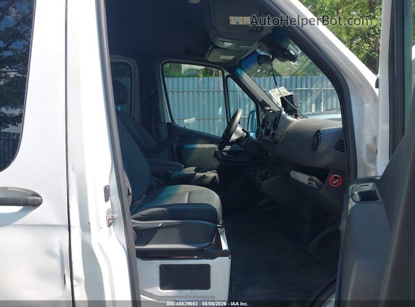 WD4PF1CD2KP078863 2019 MERCEDES-BENZ SPRINTER White Вид салону спереду
