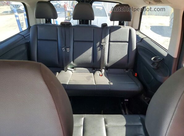 WD4PG2EE1J3466052 2018 MERCEDES-BENZ METRIS Black Rear seats view