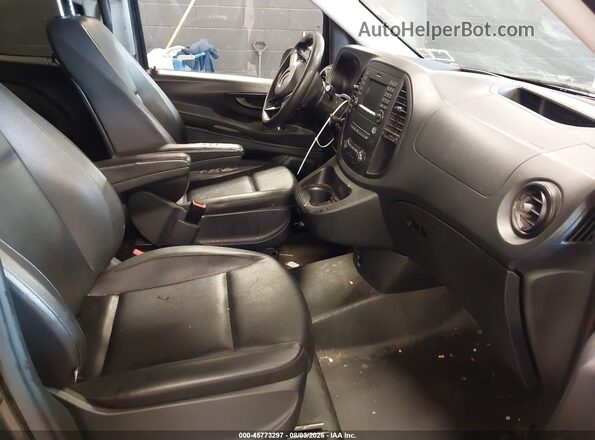 WD4PG2EE2J3450331 2018 MERCEDES-BENZ METRIS Черный Вид салона спереди