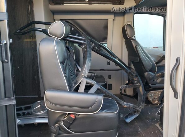 WDAPF4CCXJP646555 2018 MERCEDES-BENZ SPRINTER Silver 