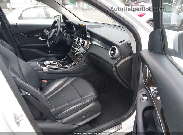 WDC0G4JB2GF070667 2016 MERCEDES-BENZ GLC 300 White Widok wnętrza z przodu