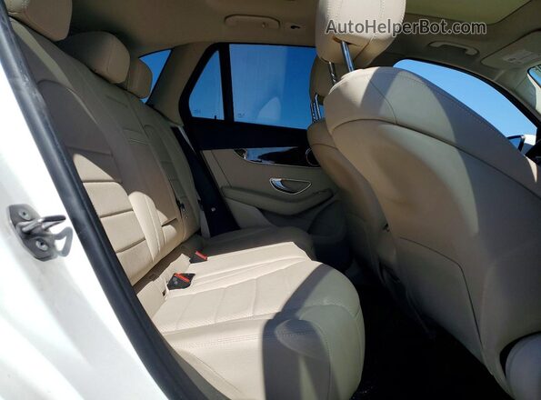WDC0G4JB4HF189824 2017 MERCEDES-BENZ GLC-CLASS White Widok tylnych siedzeń