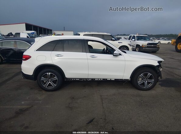 WDC0G4JB6JV025907 2018 MERCEDES-BENZ GLC 300 White Rear interior view