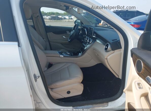 WDC0G4JB7HF167171 2017 MERCEDES-BENZ GLC 300 White წინა სალონის ხედი