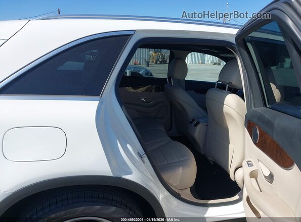 WDC0G4JB8HF242895 2017 MERCEDES-BENZ GLC 300 White Vista de la etiqueta del VIN
