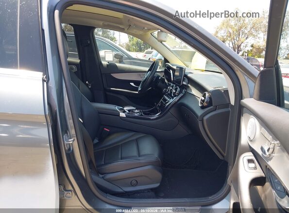 WDC0G4JB9HF172775 2017 MERCEDES-BENZ GLC 300 Gray Вид салону спереду