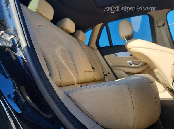 WDC0G4JB9HV009372 2017 MERCEDES-BENZ C-CLASS Черный Вид задней части салона
