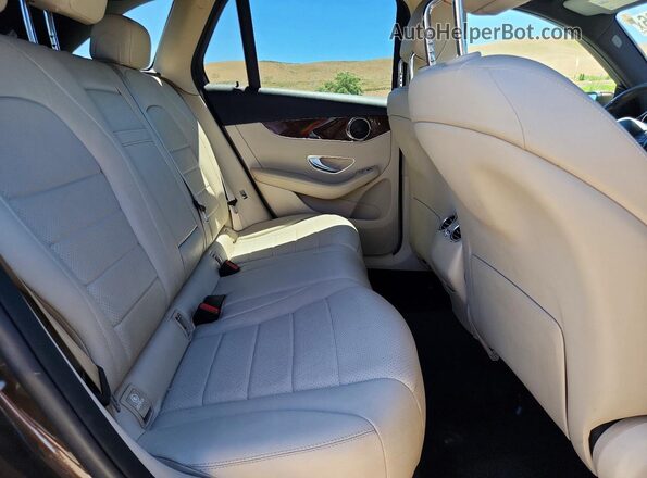 WDC0G4KB1JV035520 2018 MERCEDES-BENZ GLC-CLASS Brown Vista interior trasera