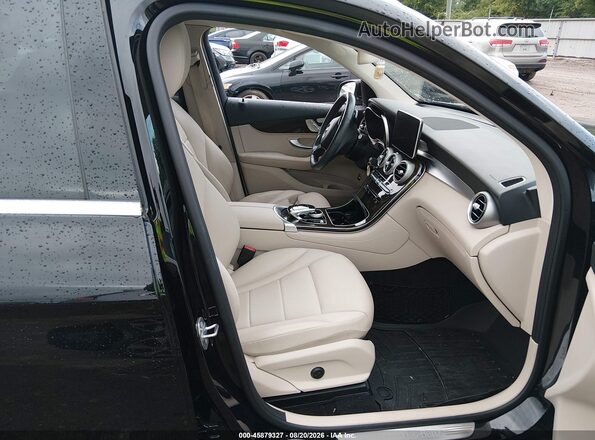 WDC0G4KB2HF221992 2017 MERCEDES-BENZ GLC 300 Black Front interior view