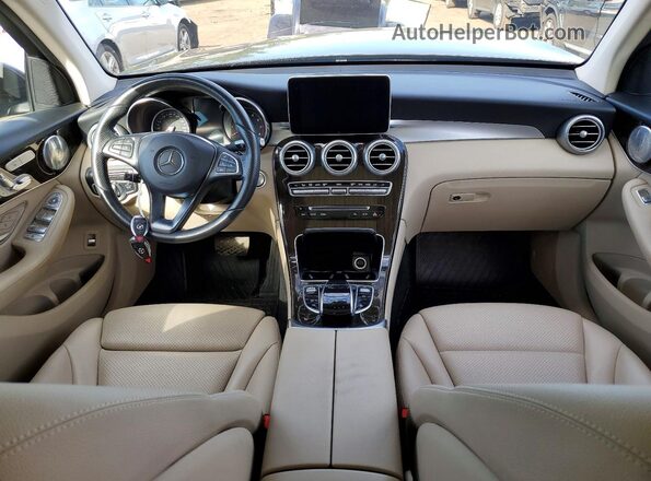 WDC0G4KB3HV012976 2017 MERCEDES-BENZ GLC-CLASS Brown Սարքավորումների վահանակի տեսք