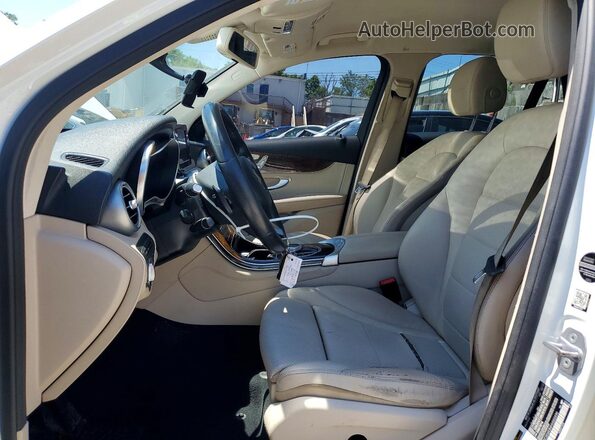 WDC0G4KB4HV002490 2017 MERCEDES-BENZ GLC-CLASS Белый Вид салона спереди