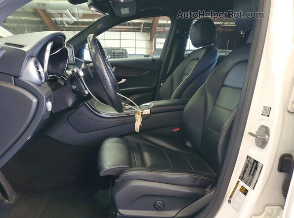 WDC0G4KB4JV034829 2018 MERCEDES-BENZ GLC-CLASS Белый Вид салона спереди