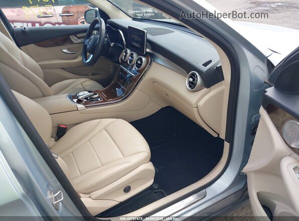 WDC0G4KB7HV007120 2017 MERCEDES-BENZ GLC 300 Light Blue წინა სალონის ხედი